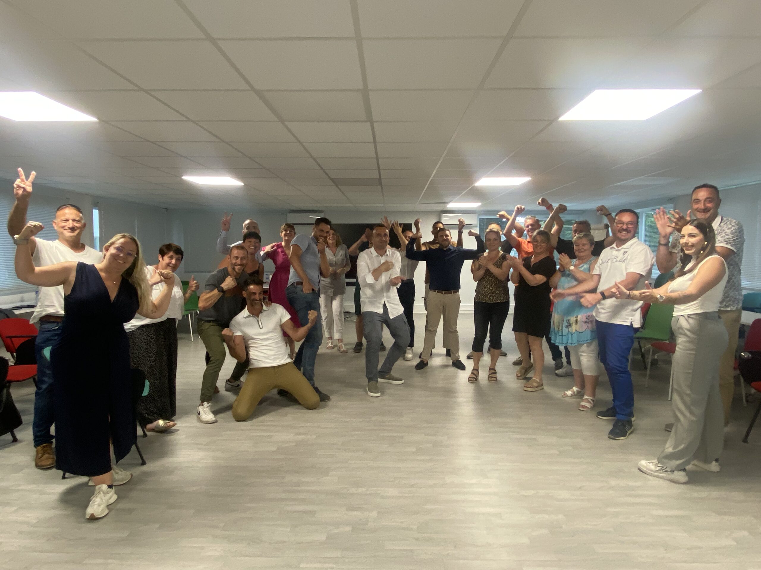 Team building entreprise Lyon - Holisco Team building en entreprise avec activité d'improvisation animée par Holisco à Lyon<br />
